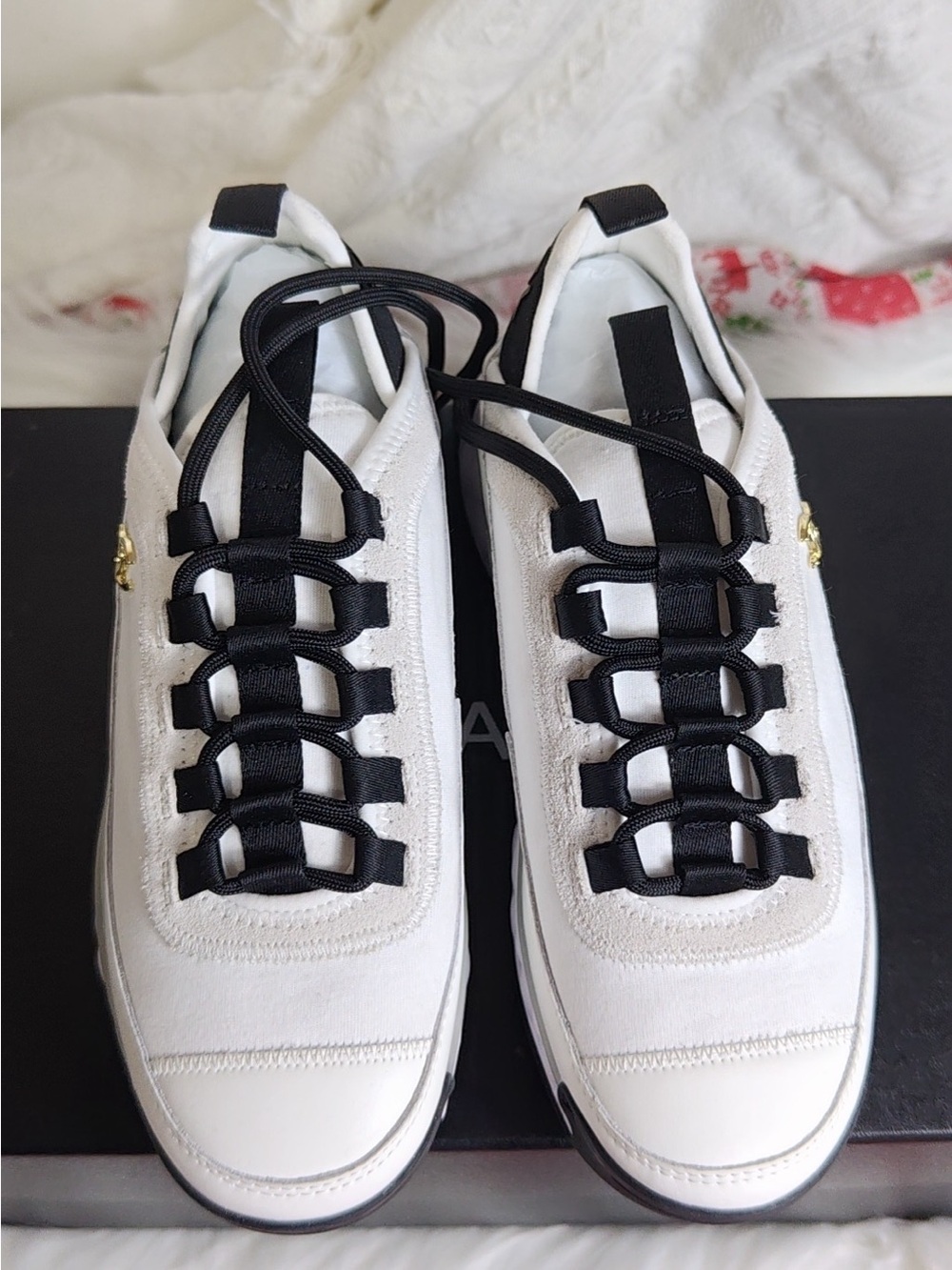 GoodCHANEL White and Black Women's Sneakers with Gold CC Emblem